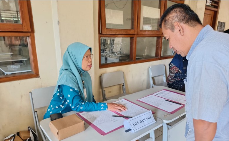FOTO PERTEMUAN WALI MURID KELAS XII 2